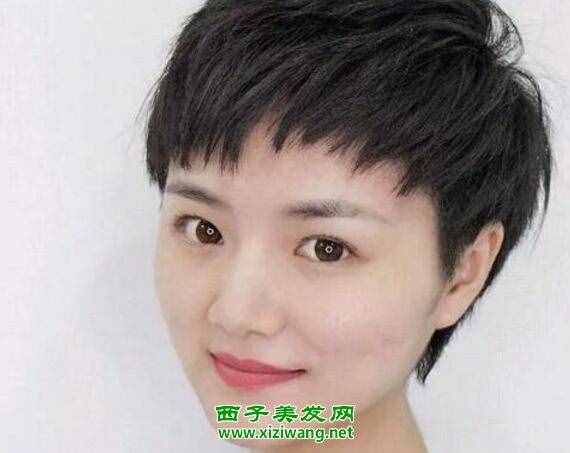 齐刘海短发