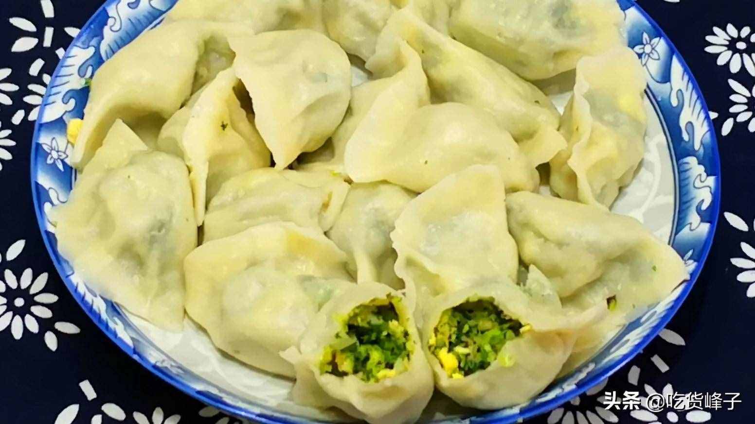 芹菜饺子怎么做才好吃呢？原来有秘诀，我家最爱这样调馅，太香了