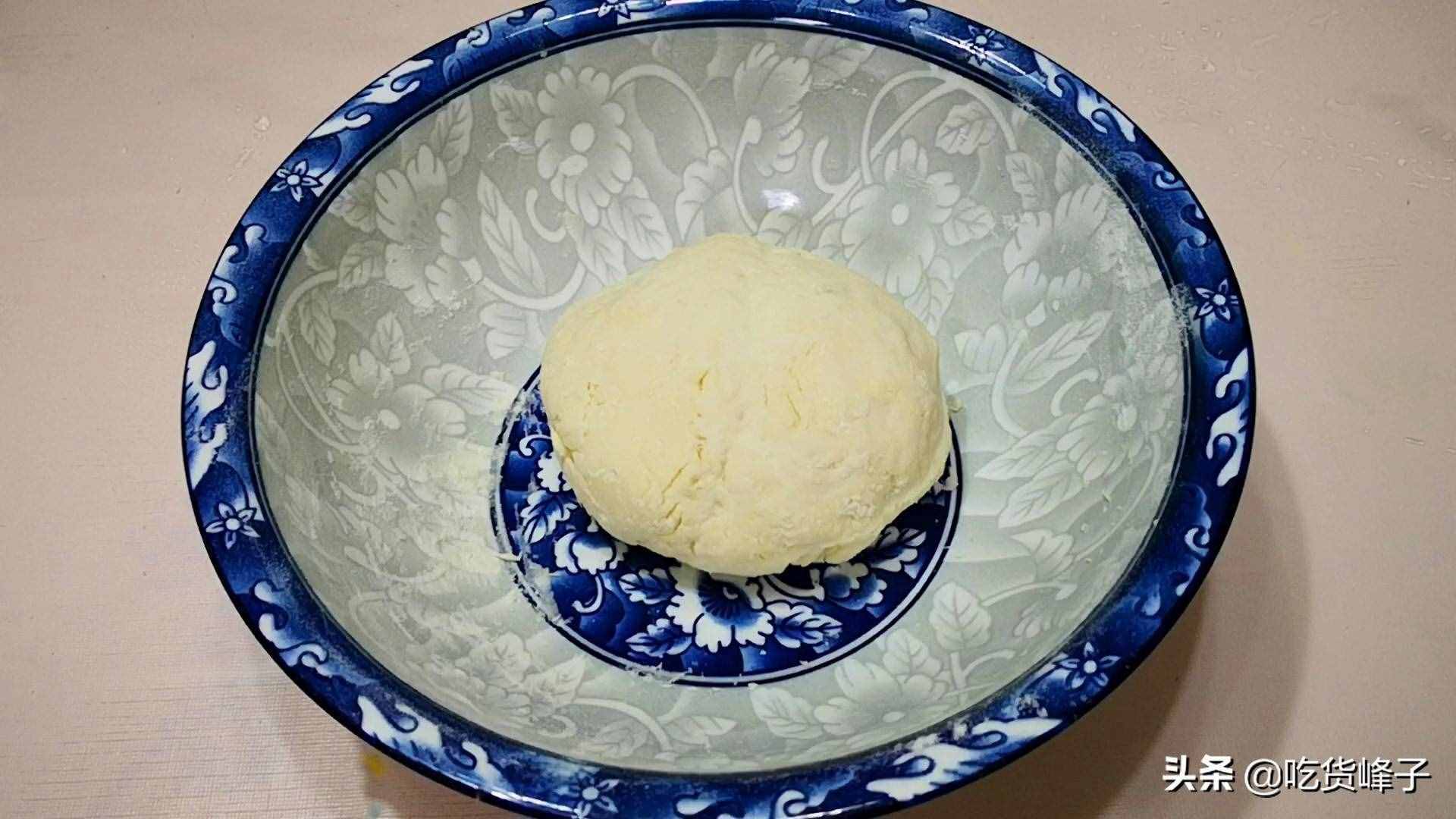 芹菜饺子怎么做才好吃呢？原来有秘诀，我家最爱这样调馅，太香了