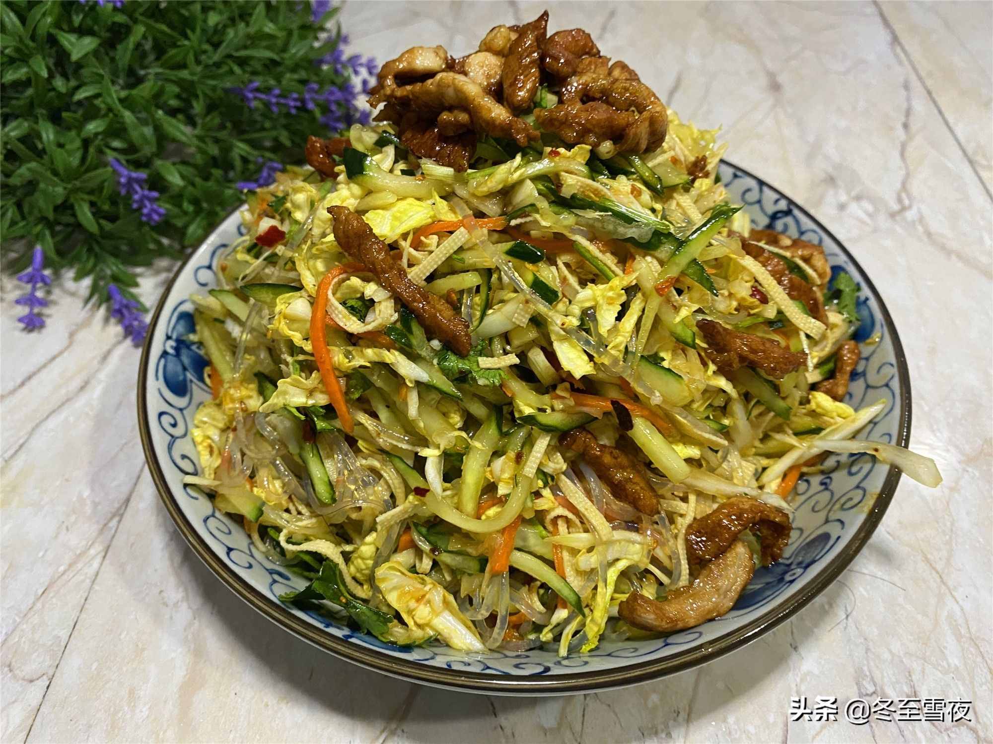 给南方人看看，东北普通人家年夜饭18个菜，东北过年该有的样子