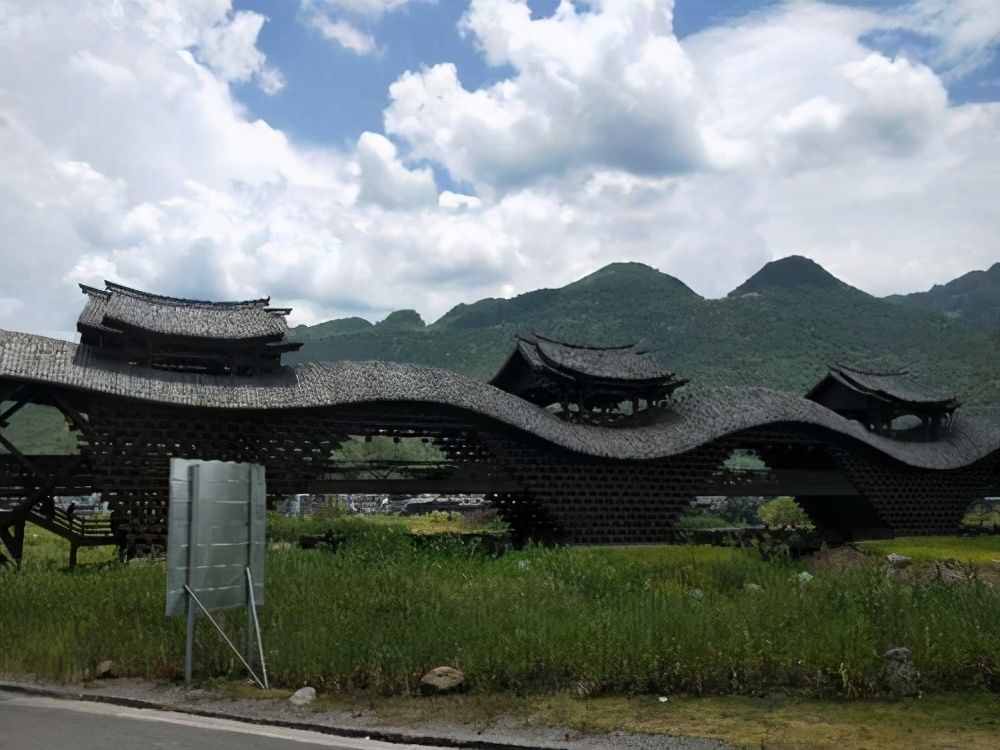 重庆新晋5A级景区,坐拥亚洲第一风雨廊桥,却游客稀少,位于黔江区