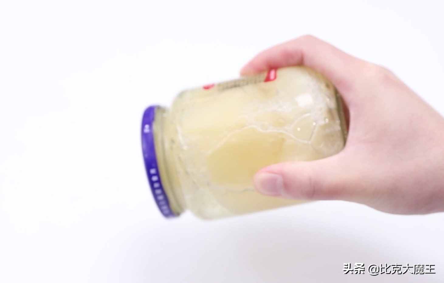 才发现罐头上有“小机关”，轻轻松松就打开，再也不用蛮力开罐头