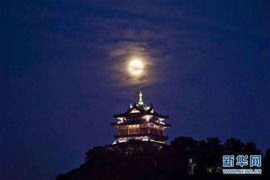 中秋节的故事简短20字50字100字 中秋节的传说故事有哪些