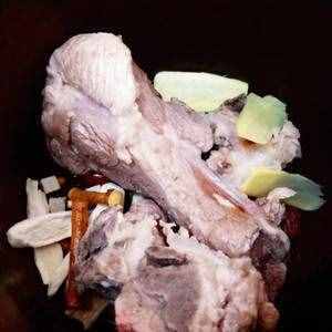 五指毛桃骨头汤，排湿祛湿汤料的做法 步骤4