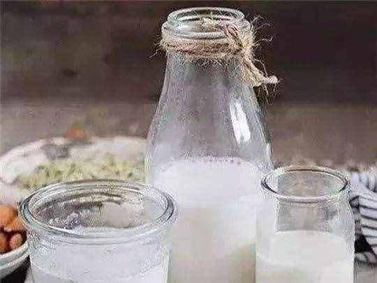 衣服受潮发霉怎么洗？简单泡一泡，霉斑消失干净如新