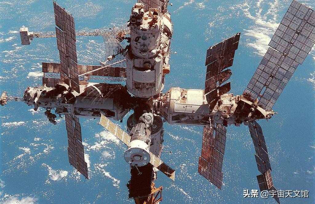 最大的垃圾场，其实就在我们头顶上，人类该如何清理太空垃圾？