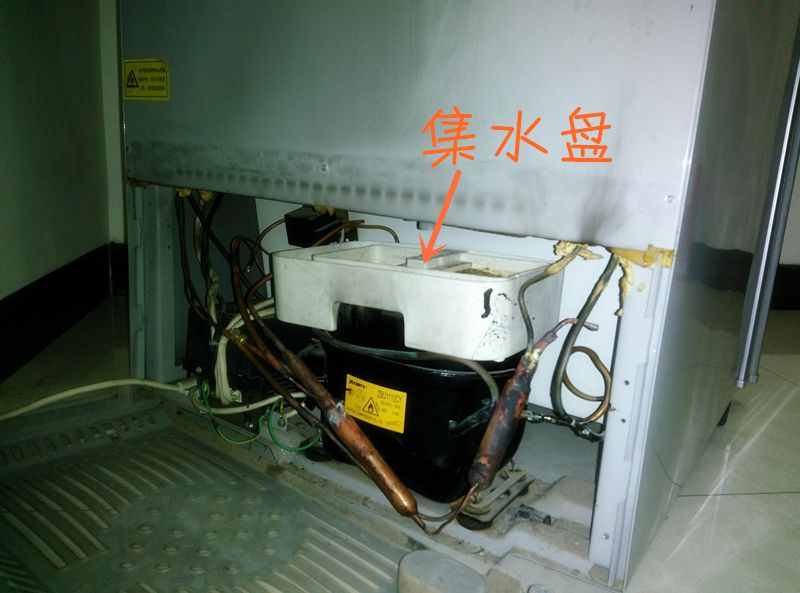冰箱冷藏室积水、结冰，不必花钱叫售后，自己动手就能解决