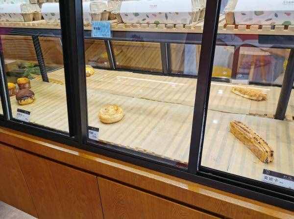 杭州知名蛋糕店，今天重新开业！现场太火爆了……
