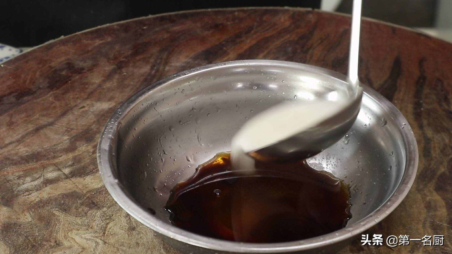 这才是酸辣大白菜的家常做法，口感爽脆又多汁，下酒下饭都不错