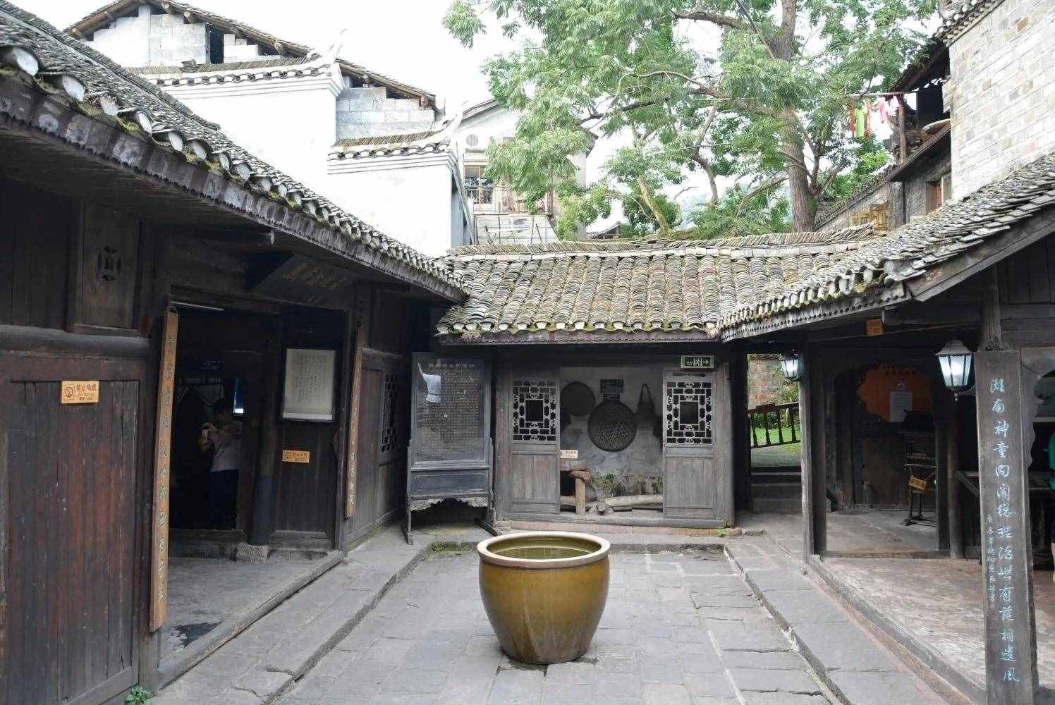 凤凰古城精华游路线推荐，纵览9大必打卡景点，探秘特色民俗文化