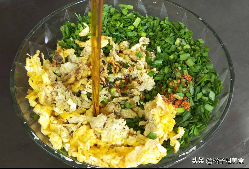 “饺子皮”这个做法最近火了，饭店都吃不到，连吃10天也不腻