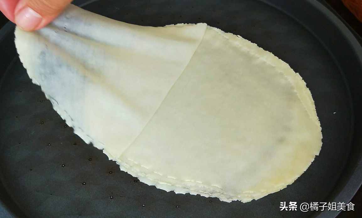 “饺子皮”这个做法最近火了，饭店都吃不到，连吃10天也不腻