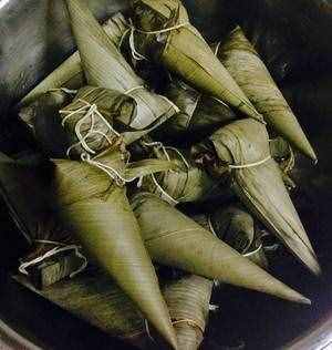 江西鲜肉粽（牛角粽）的做法 步骤18