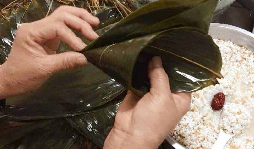教你粽子的详细做法，慢动作，简单好看还煮不散，比买的好吃