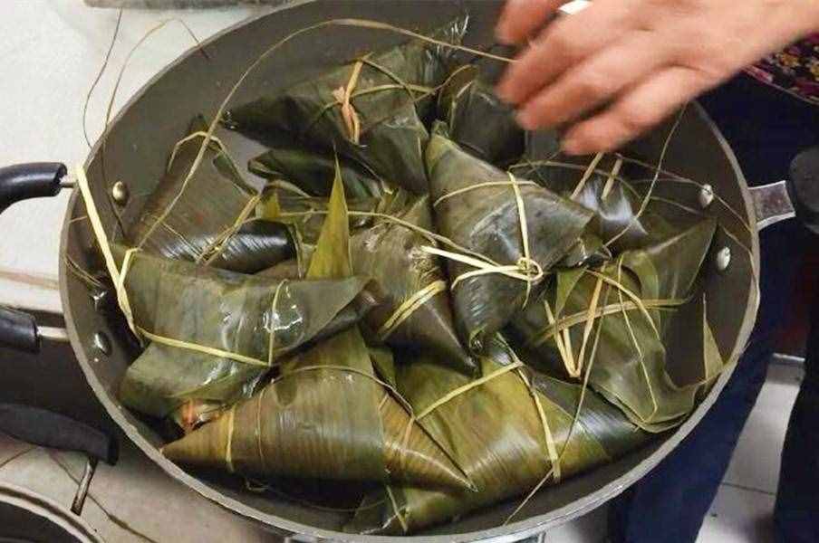 教你粽子的详细做法，慢动作，简单好看还煮不散，比买的好吃