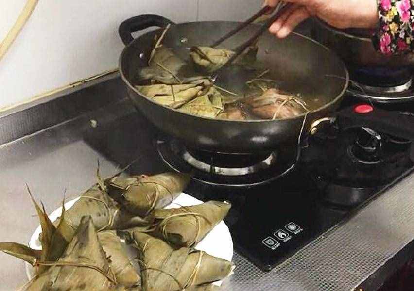 教你粽子的详细做法，慢动作，简单好看还煮不散，比买的好吃