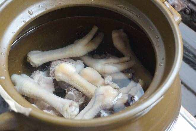 冬天女人要常喝此汤，鲜美可口，美容养颜有滋润皮肤，比燕窝养人