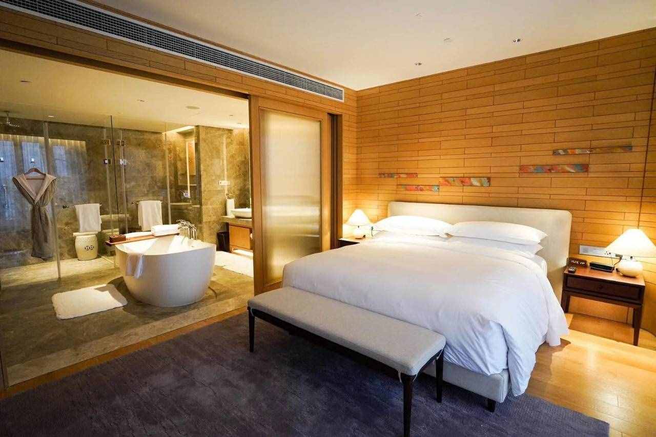 杭州后花园新开一家神仙酒店，藏在醉美山水秘境里，宁静而避世