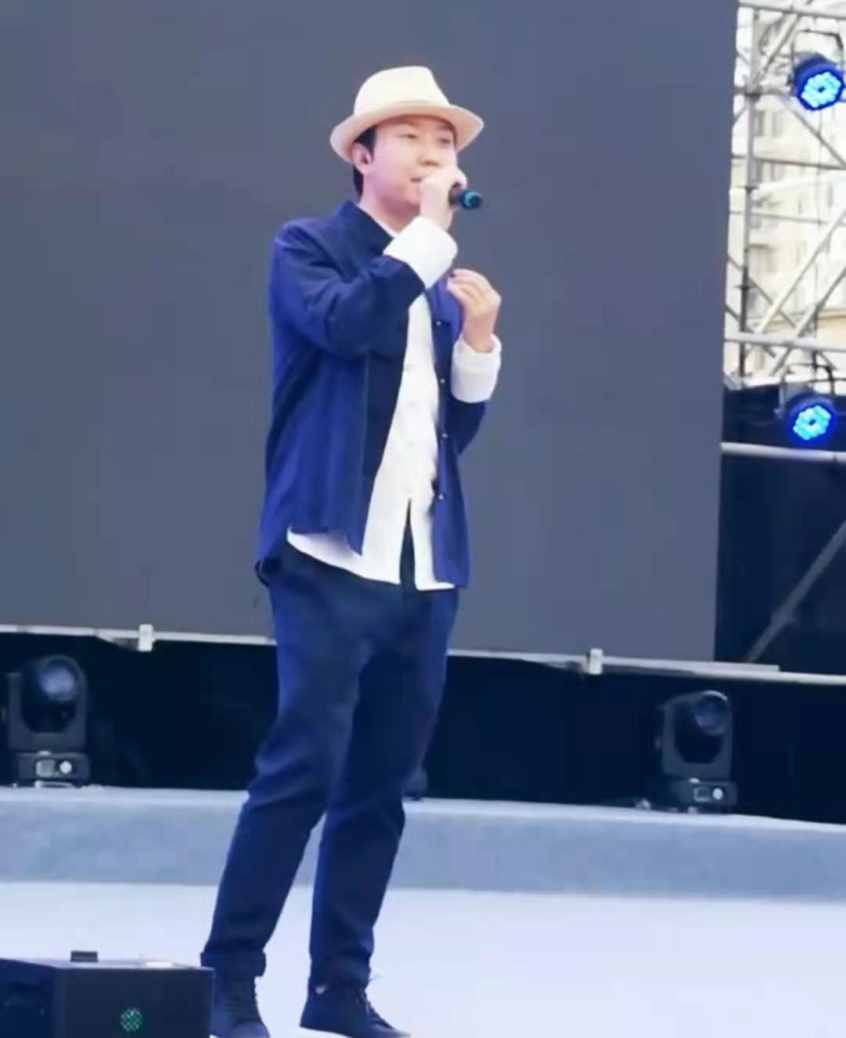 李玉刚近照发福脸肿成包子？自曝惹怒梅兰芳儿子，今四处商演捞金