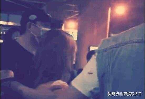 代拍：一个让明星敢怒不敢言的行业，应该被禁止吗？