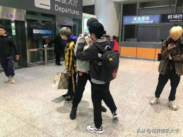 代拍：一个让明星敢怒不敢言的行业，应该被禁止吗？