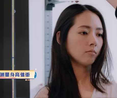 郭碧婷婚检曝光身高体重，得知真实体重，网友：一般人根本做不到