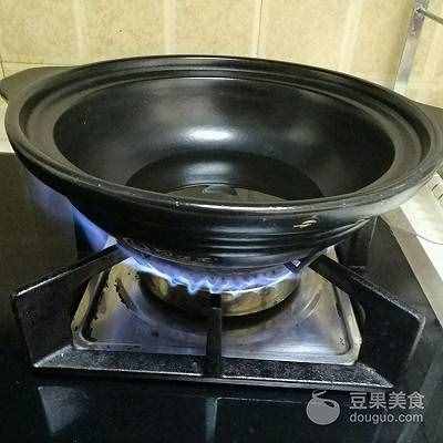 毛豆炒肉的做法