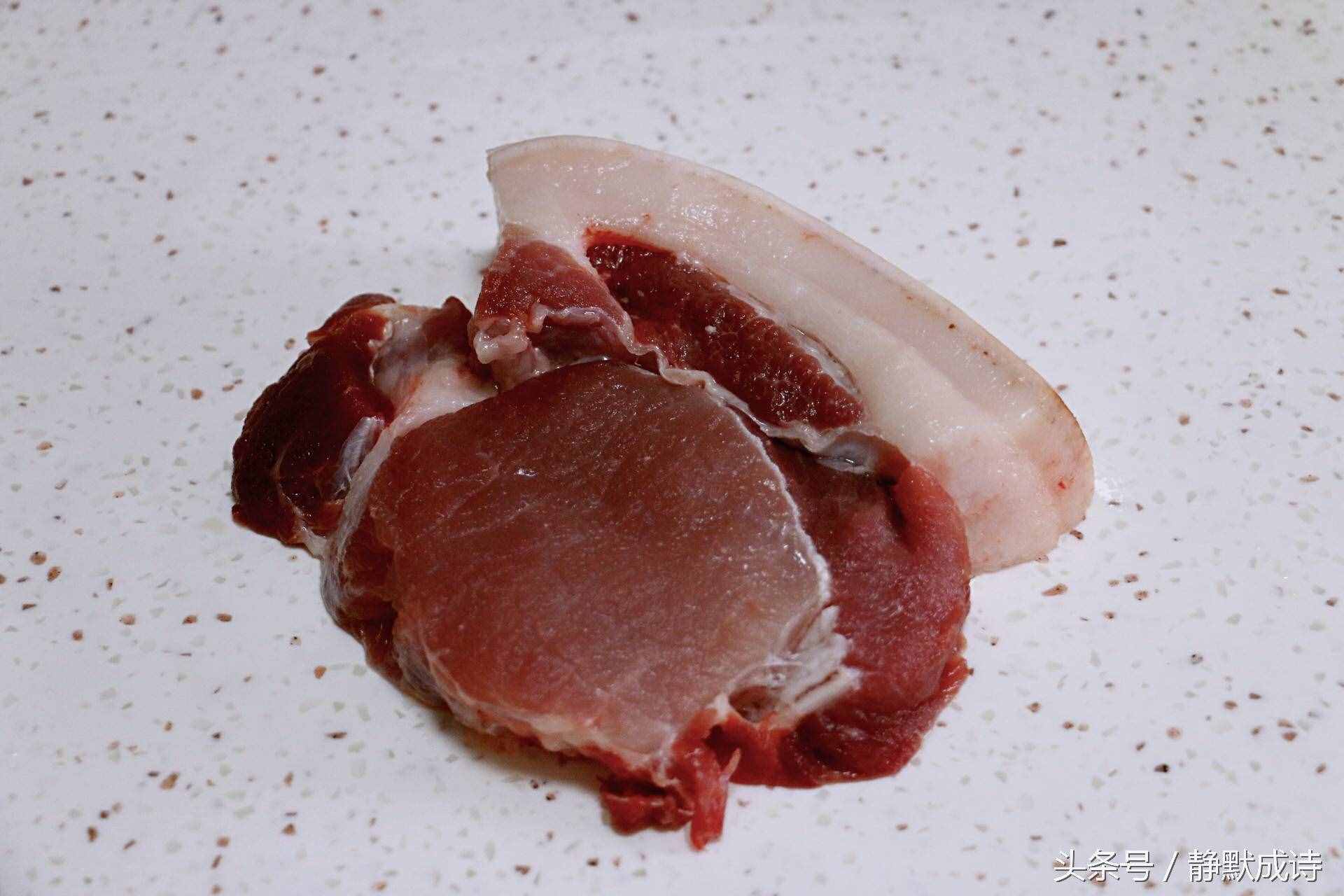 肉夹馍这样做，肉香嫩多汁肥而不腻 、白馍松脆有嚼劲，实在太香