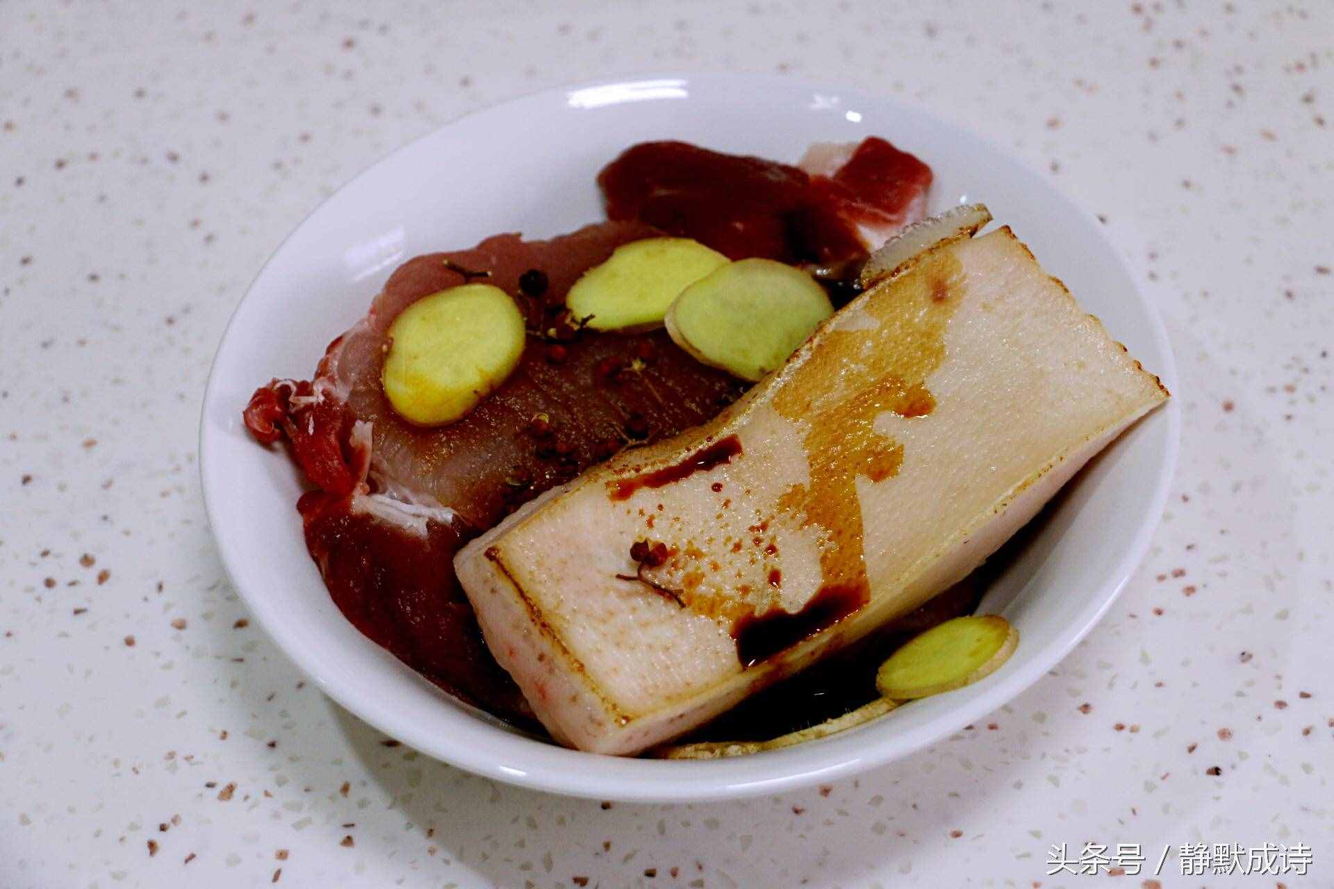 肉夹馍这样做，肉香嫩多汁肥而不腻 、白馍松脆有嚼劲，实在太香