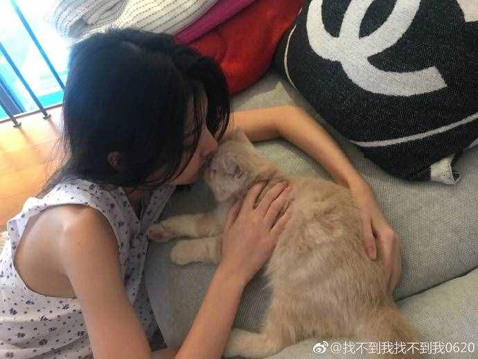 豆得儿回应与王思聪分手，快疯了，每天只睡4小时！