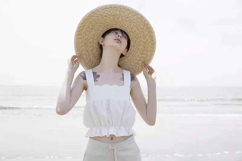 夏日写真服饰大解析！这 11 件拍照必备单品你都有了吗？