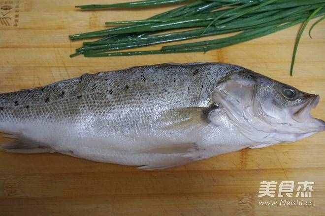 海鲈鱼的步骤