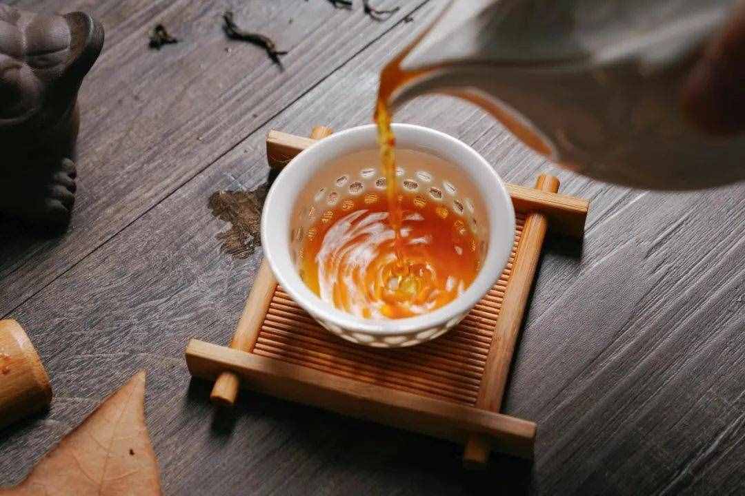 常见乌龙茶怎么喝？岩茶、铁观音品饮小技巧