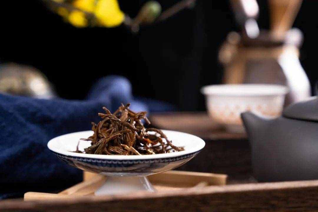 常见乌龙茶怎么喝？岩茶、铁观音品饮小技巧
