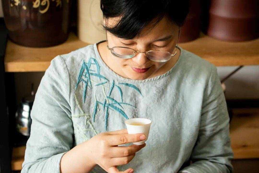 常见乌龙茶怎么喝？岩茶、铁观音品饮小技巧