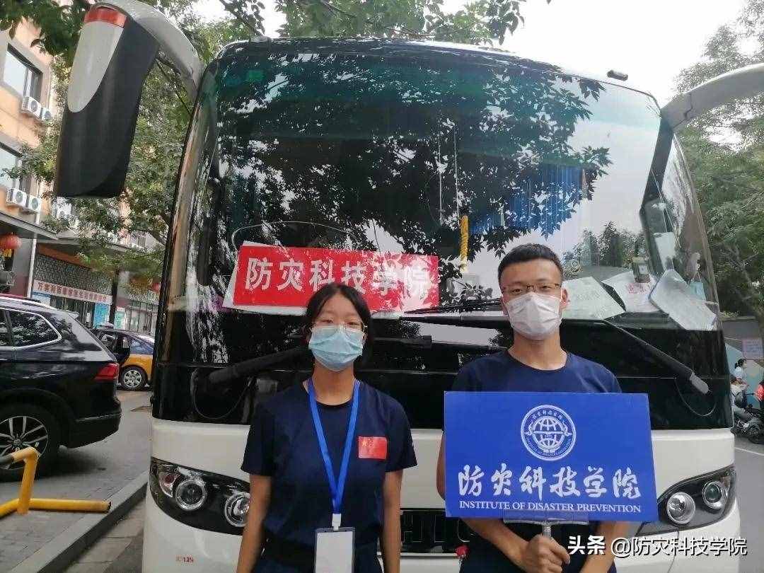@新同学：迎新当天，ta的身影最特别
