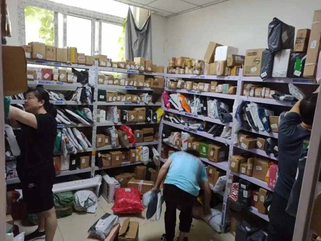 @新同学：迎新当天，ta的身影最特别