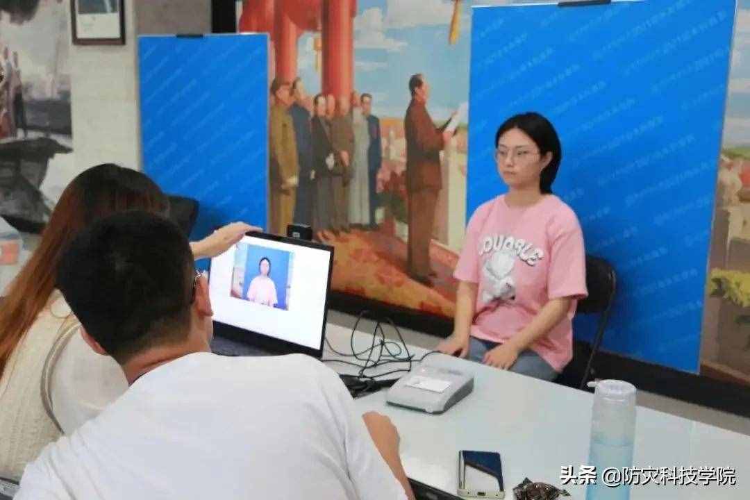 @新同学：迎新当天，ta的身影最特别