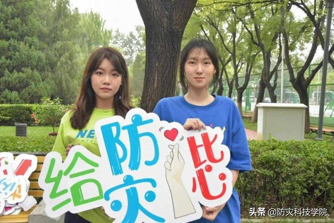 @新同学：迎新当天，ta的身影最特别