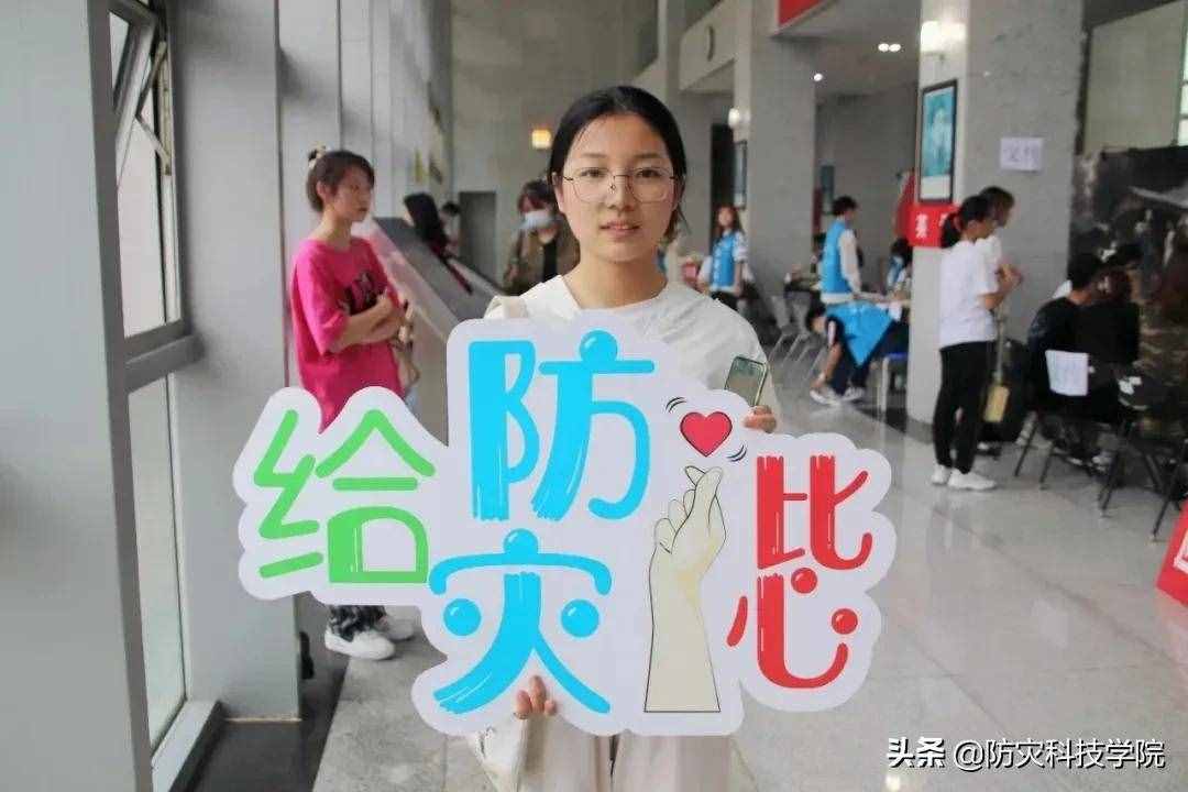 @新同学：迎新当天，ta的身影最特别