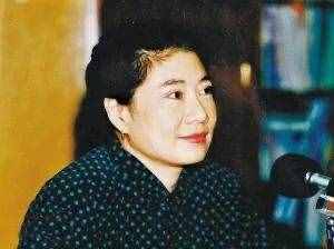 他是亦舒儿子，与妈妈失联44年渴望母爱，看异父妹妹被宠成公主