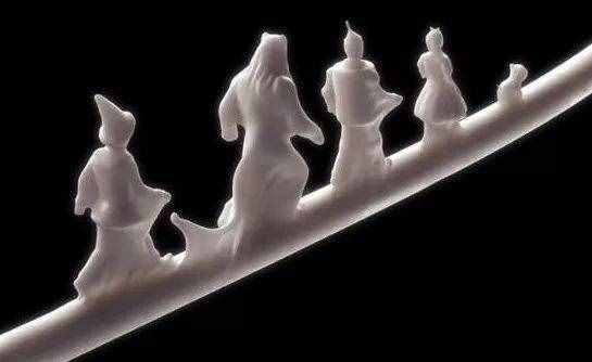 这种3D浮雕效果的设计，玩的6啊~