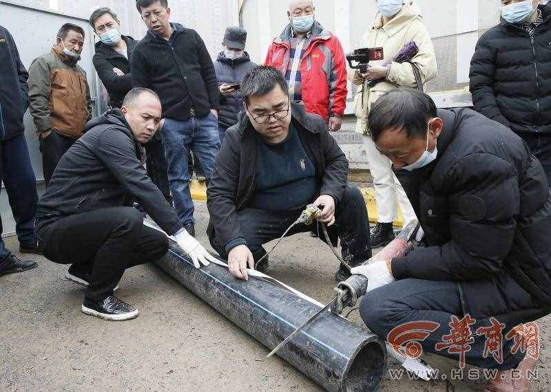 西安丽舍春天小区不到一月爆管三次 上万居民吃水难