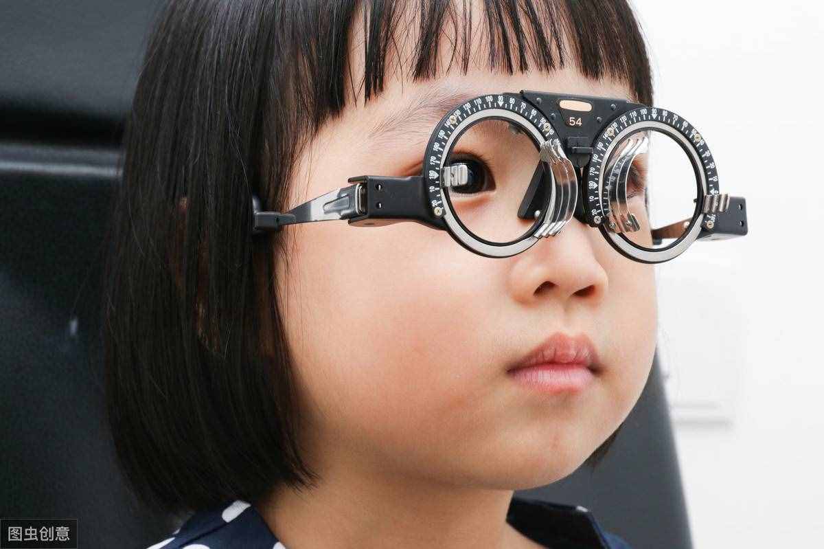 超高度近视如何提高视力？如何防止超高度近视的出现？