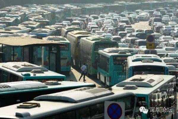 深圳网友吐槽：梅林关为什么这么堵？