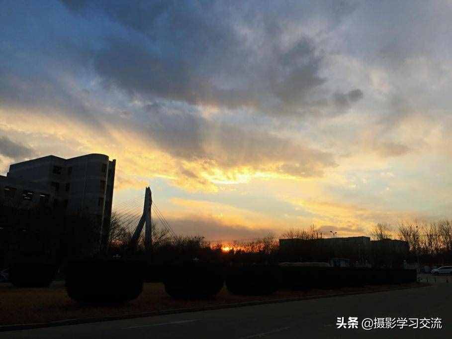 摄影作品分析，我们还在继续前行