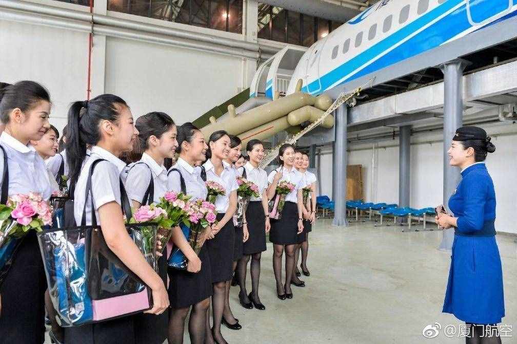 厦门航空迎来首批台湾籍空姐 颜值高学历高