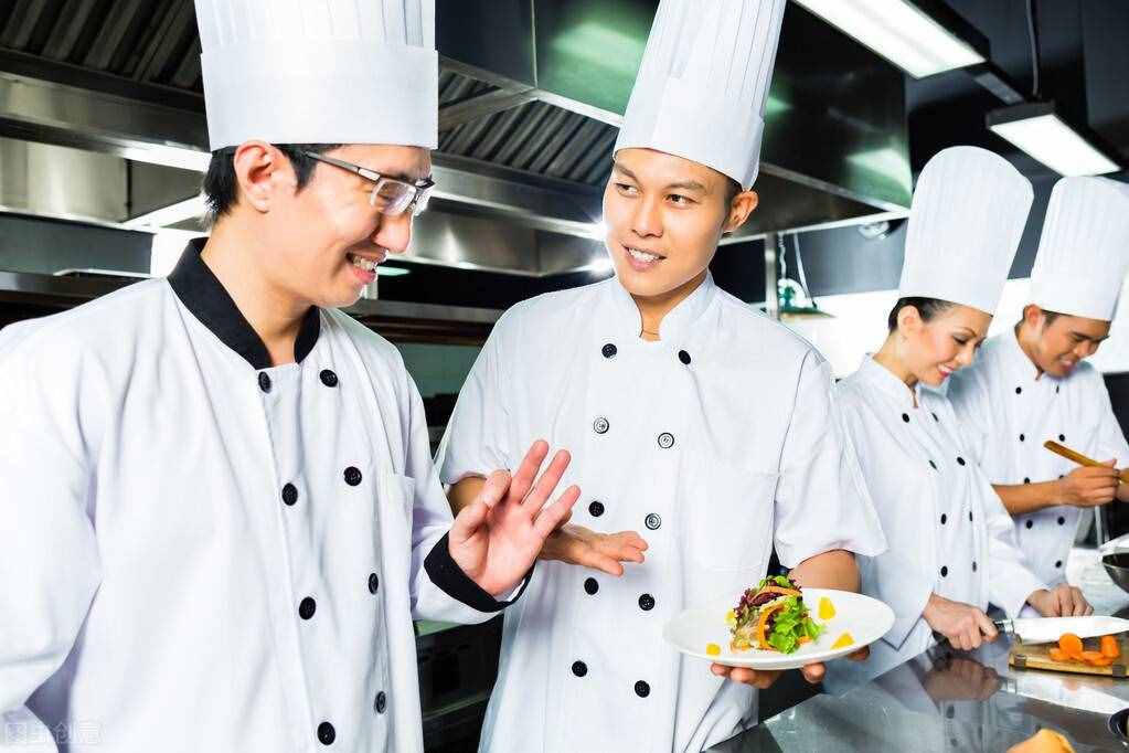 “我”的创业故事：开店2月，亏损15万，天时地利人和都不占