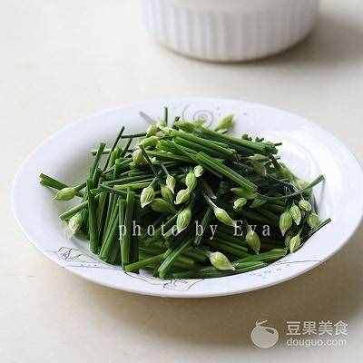 韭菜花炒鸡蛋的做法