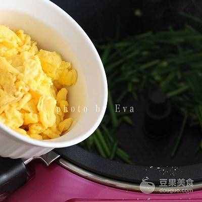 韭菜花炒鸡蛋的做法